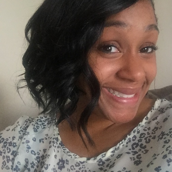 Meet your Posher, Gabe. Follow my IG @re_vent_you - Picture 3 of 6